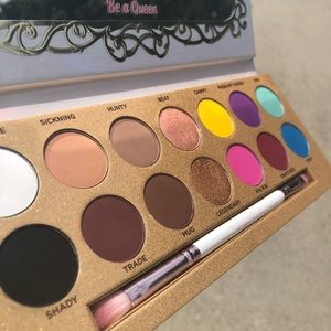 Lunar Beauty (MannyMUA) Eyeshadow Palette